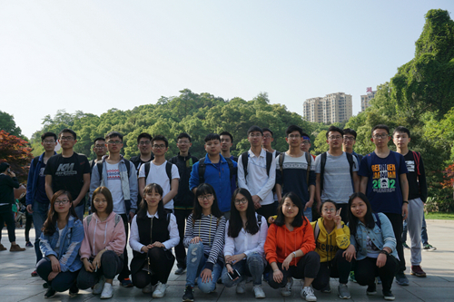 m1492924871983244.jpg 南郊公园合照.jpg